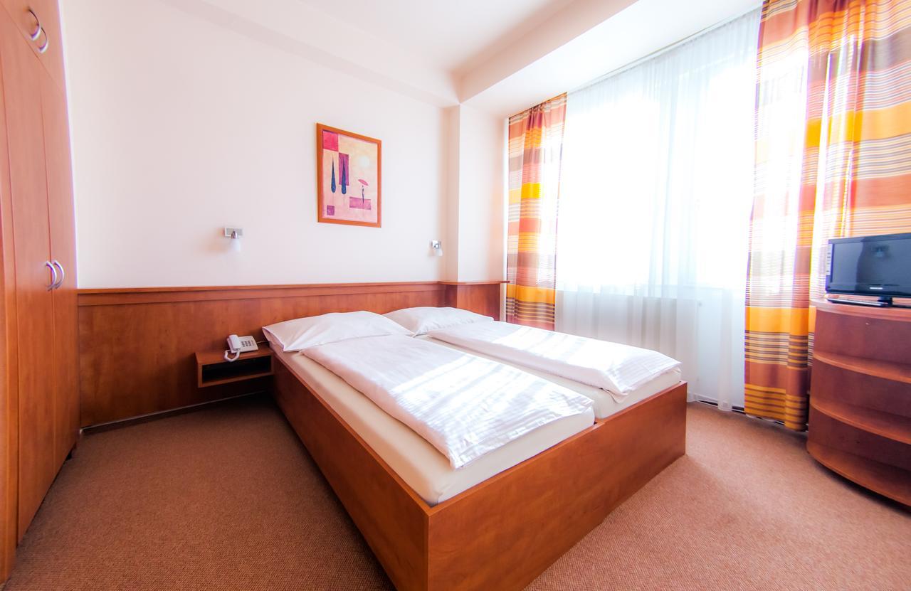 Hotel Vsacan Vsetin Luaran gambar